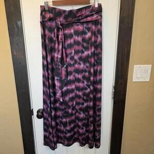 Kimi & Kai Women's Maxi Skirt with Tie Waist in Black and Purple Pattern- S